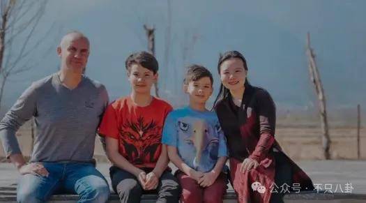 他们那么幸福恩爱,怎么突然离婚了……