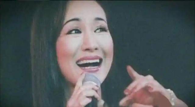 原来早已退出中国籍?被老外“玩腻就丢掉”的郑绪岚,却回国捞金