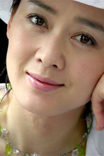 被前夫一巴掌扇到离婚,二婚嫁世界冠军,原来她才是清醒大女主