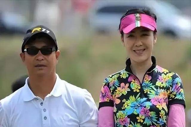 被前夫一巴掌扇到离婚,二婚嫁世界冠军,原来她才是清醒大女主