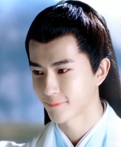 知名艺人于朦胧被传在北京一小区坠楼去世，物业证实凌晨有人坠楼，事发现场图疑曝光