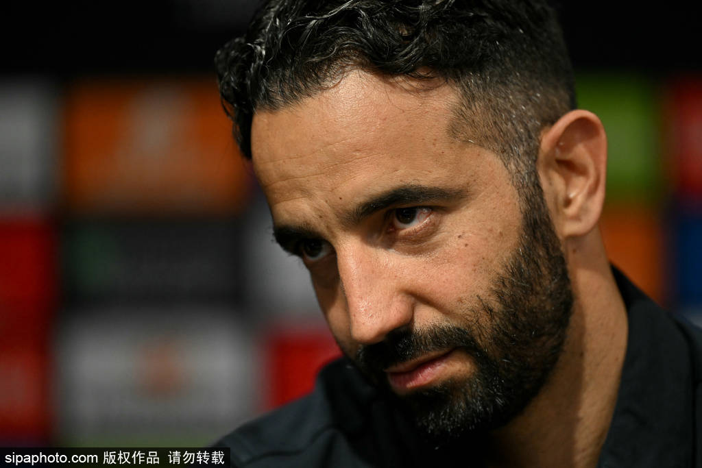 阿莫林距离下课还有多远？门将烂到根却不换，高层神操作何时休