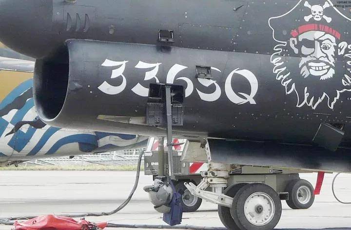 央视曝光!歼-35A改用内置登机梯,和F-35的一模一样?