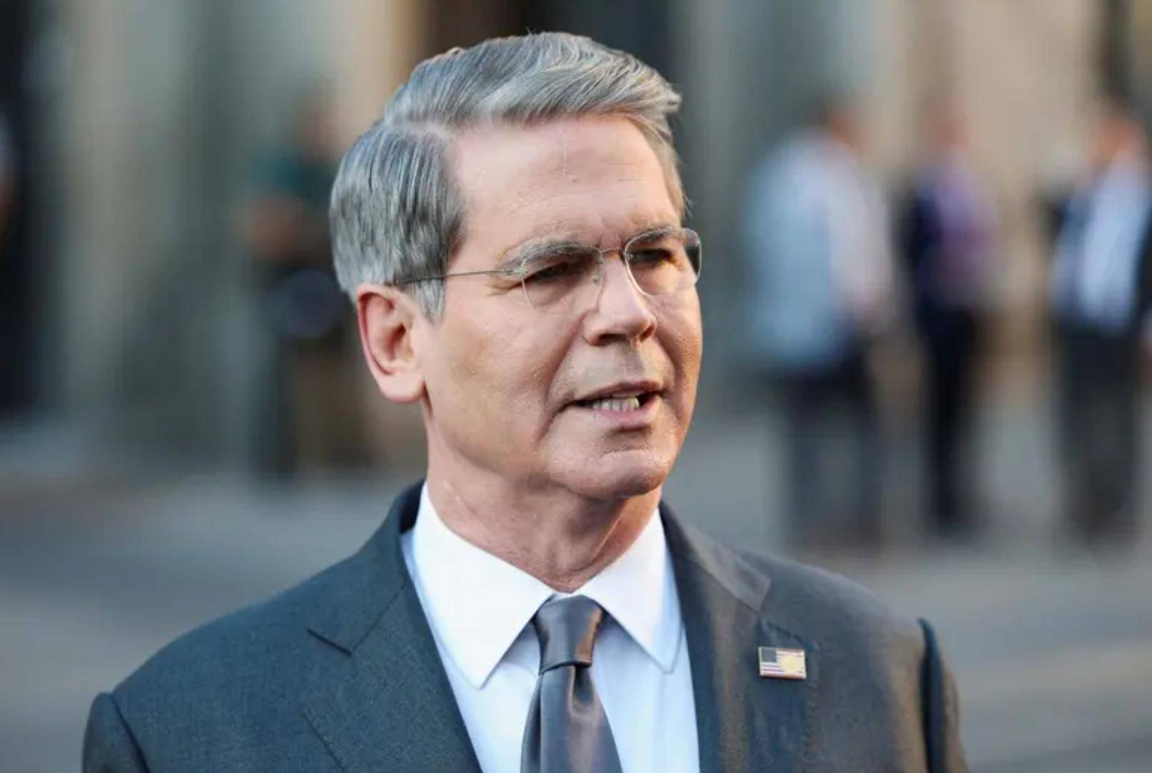 英伟达5万块的“阉割版”芯片,中企不买单了!贝森特抱怨“太糟糕”