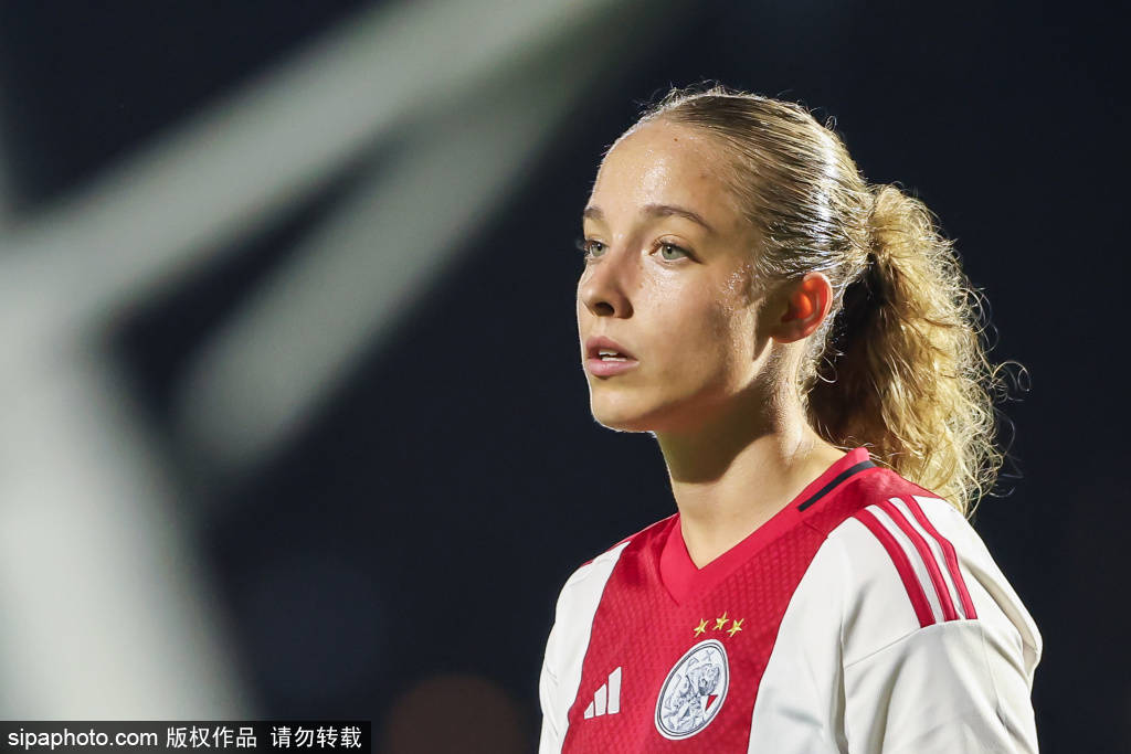 国米后卫德弗里:掌控全局的胜利背后,阿贾克斯仅有一次机会!