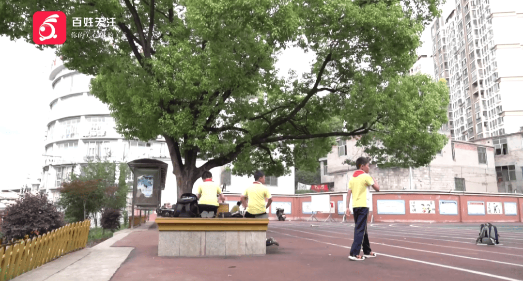 心酸!12岁男孩“独居”贵阳一安置房内,父亲回应:迫于无奈,因为……