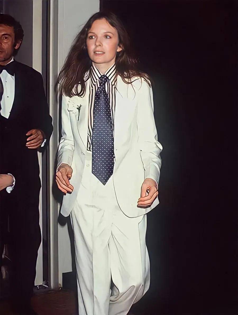 79岁奥斯卡影后离世,她是男神收割机,松弛中性风穿搭鼻祖