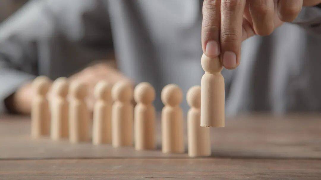 茅台新帅陈华:从能源行业跨界白酒,从技术员到董事长